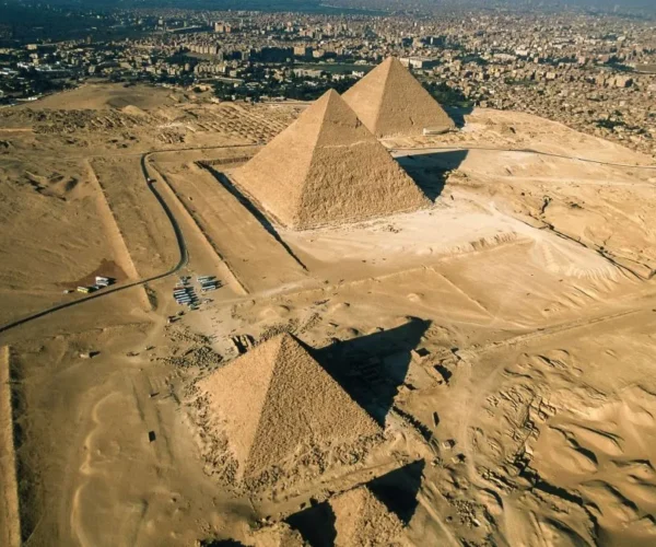Cairo & Pyramids by Plane – The First-Class Experience
